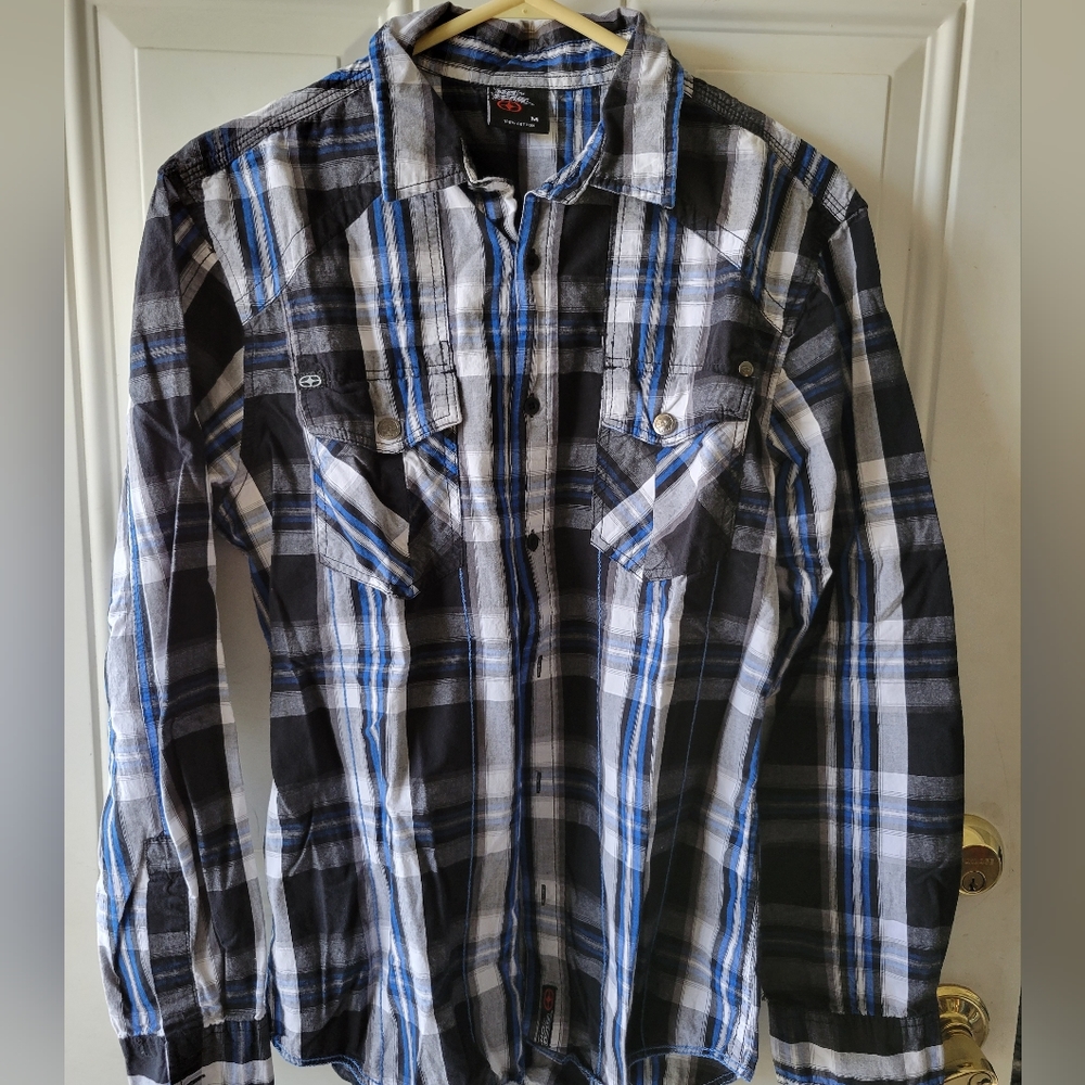 No fear long sleeve shirt Medium button up